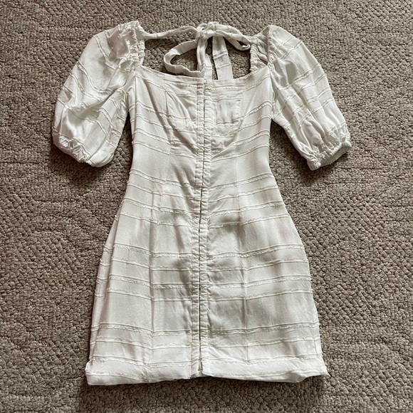 white mini dress - Picture 1 of 4